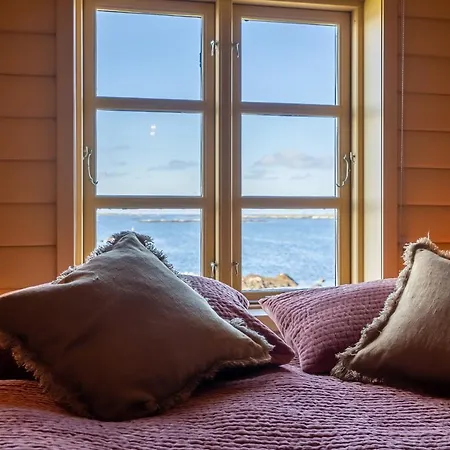 Borgvag - A Unique Seafront In The Heart Of Lofoten Bostad