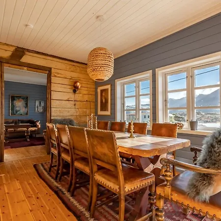 Borgvag - A Unique Seafront In The Heart Of Lofoten Holiday home Bostad