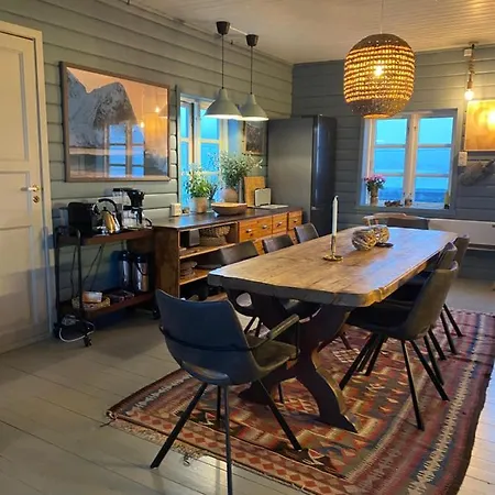 Borgvag - A Unique Seafront In The Heart Of Lofoten Holiday home Bostad