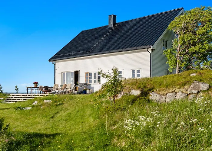 Borgvag - A Unique Seafront In The Heart Of Lofoten Hébergement de vacances Bostad