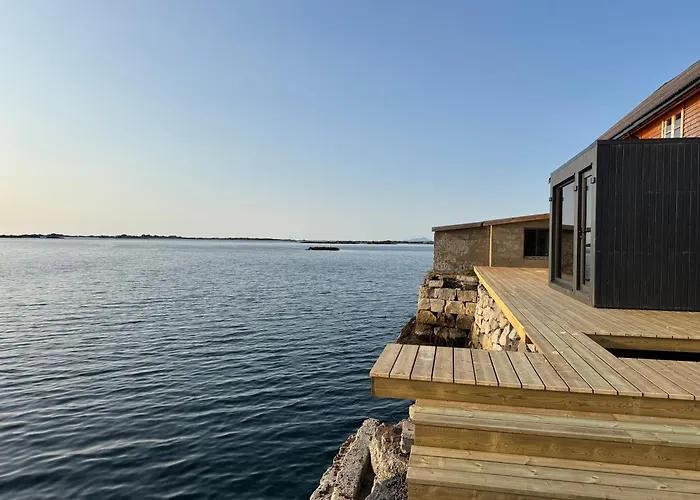 Borgvag - A Unique Seafront In The Heart Of Lofoten *